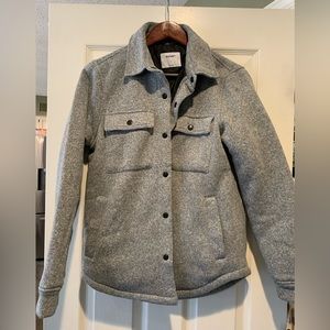 Men’s old navy puffy lined jacket. Size small